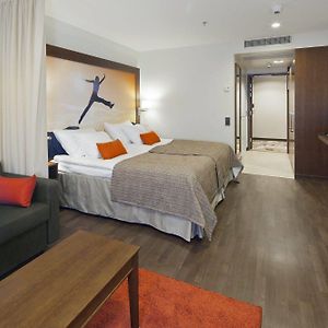 Zimmer mit zwei Einzelbetten